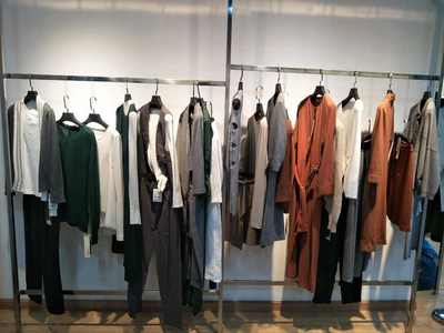 服裝專業(yè)人士解讀 什么叫品牌折扣女裝尾貨分份？